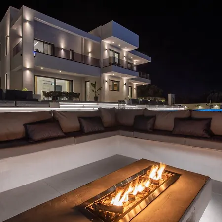 Leeva Oasis Villa Loutra (Crete)