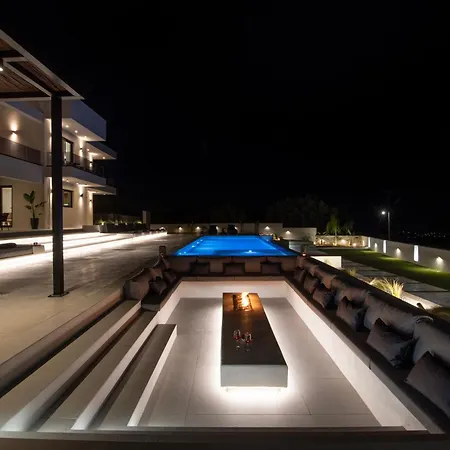 Leeva Oasis Villa Loutra (Crete)
