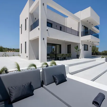 Leeva Oasis * Loutra (Crete)